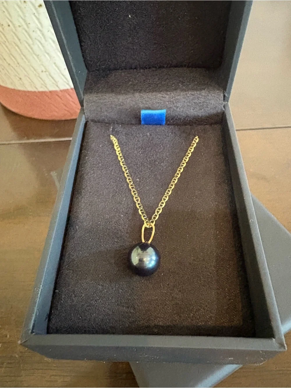 Premium Pearl delicate gold
